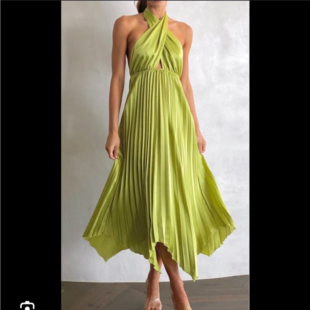 Elegant Green Halter Midi Dress